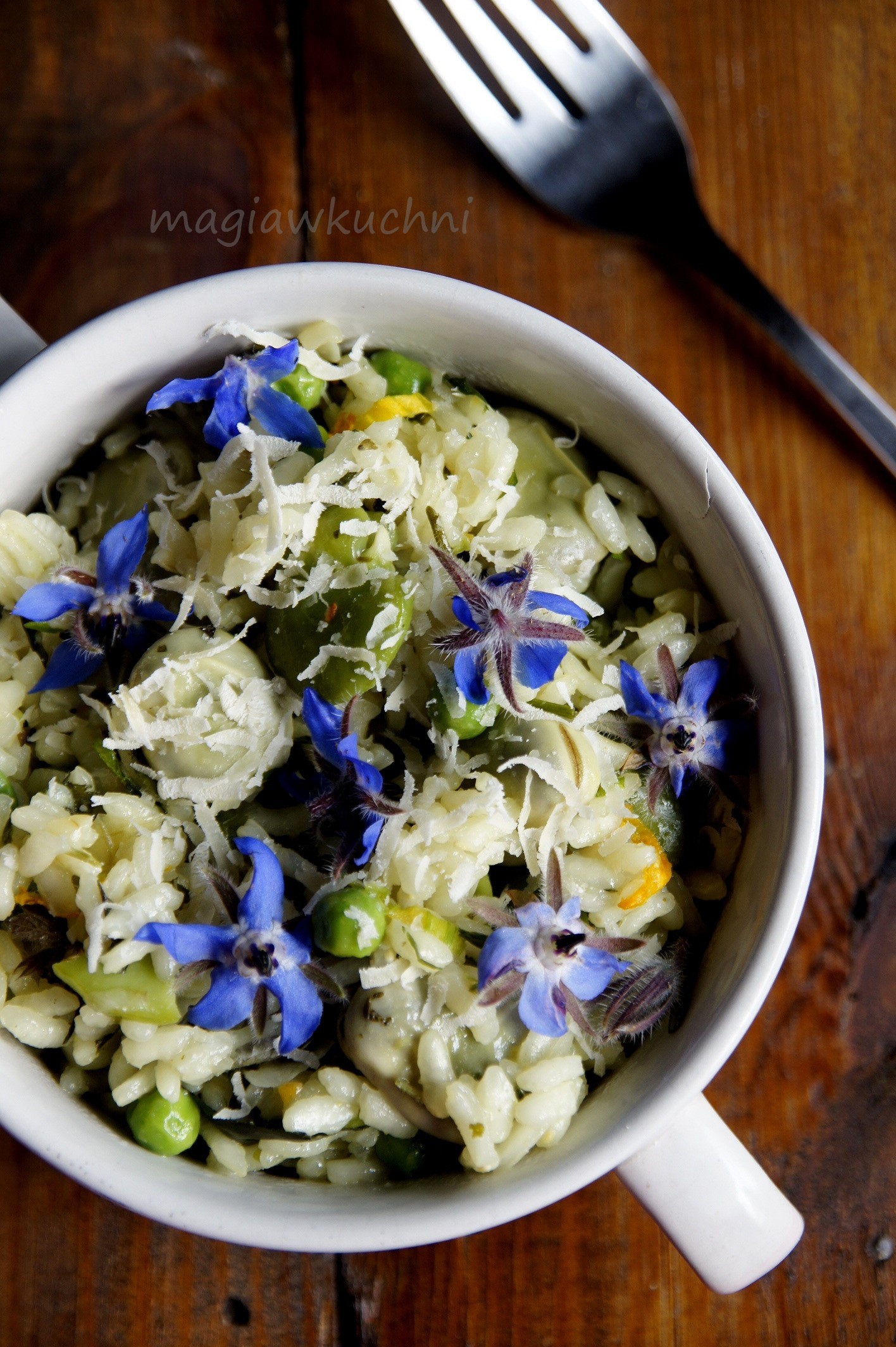 Risotto z bobem i melisą cytrynową